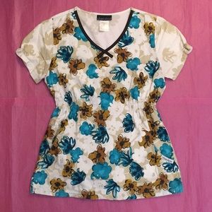 Cherokee Floral Painted Scrub Top Size X-Small